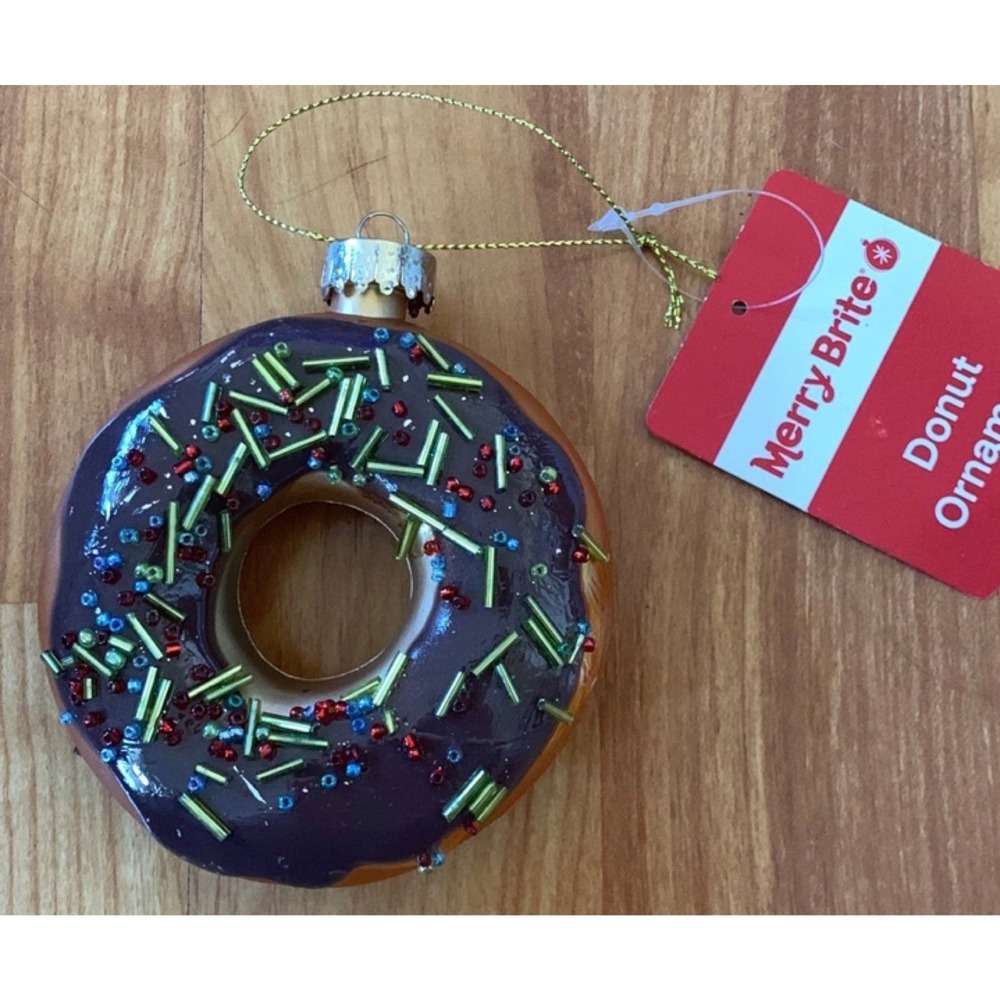 Merry  Brite Donut Ornament‎